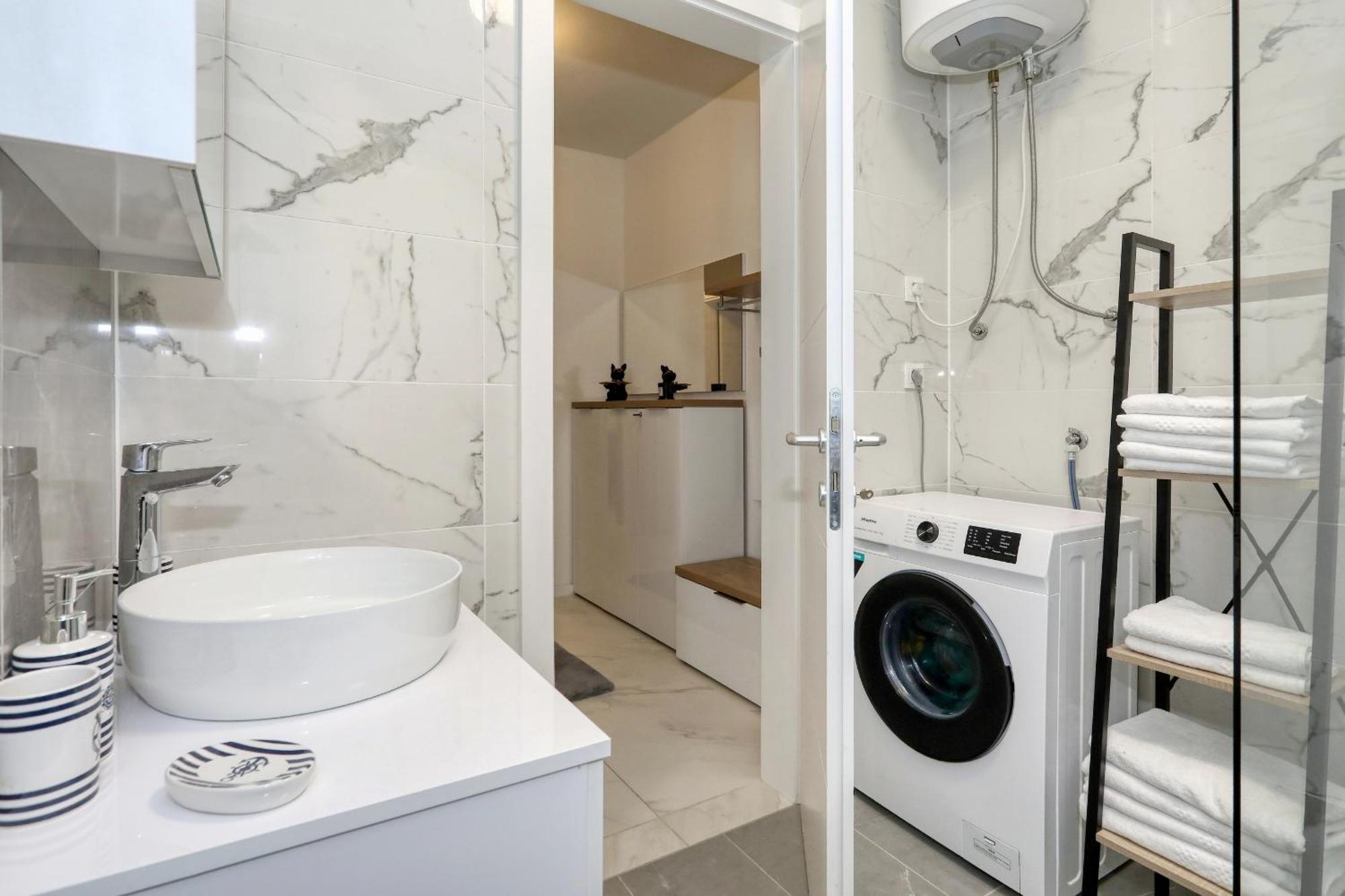 Apartment Relex With Pool & Jacuzzi 普利拉卡 外观 照片